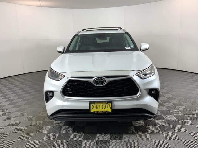 Used 2023 Toyota Highlander XLE 4D Sport Utility - 5TDKDRBH6PS023049