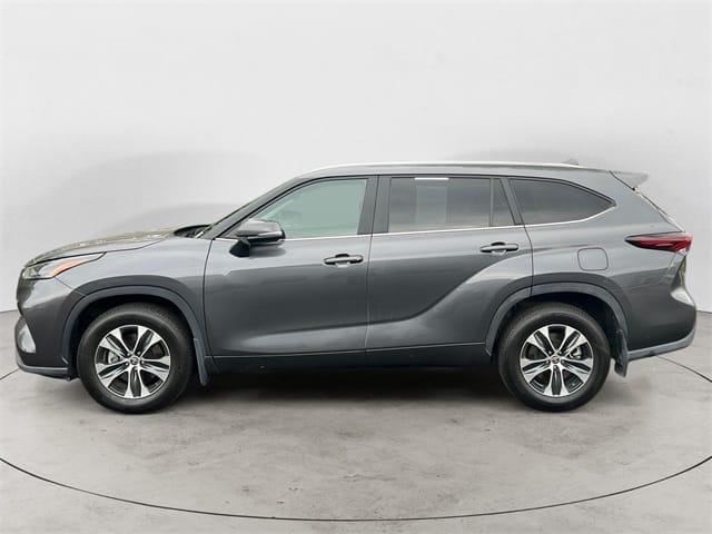Used 2025 Toyota Highlander XLE 4D Sport Utility – 5TDKDRBH3SS576654
