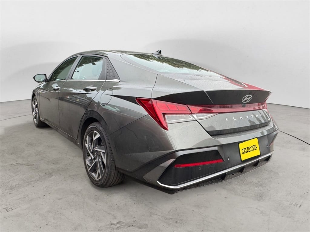 Used 2024 Hyundai Elantra Hybrid Limited 4D Sedan - KMHLN4DJ0RU116874