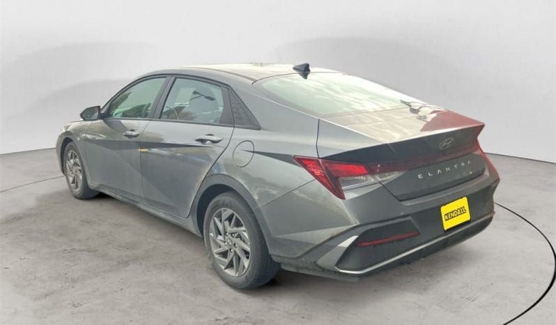 Used 2024 Hyundai Elantra SEL 4D Sedan – KMHLM4DG1RU819018 full