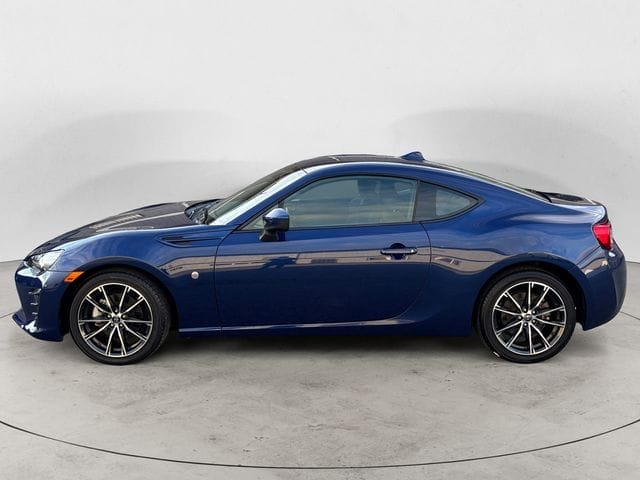Used 2018 Toyota 86 Base 2D Coupe - JF1ZNAA18J9701930