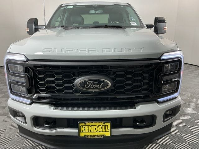 Used 2025 Ford F-350SD Lariat 4D Crew Cab - 1FT8W3BT4SEC41575
