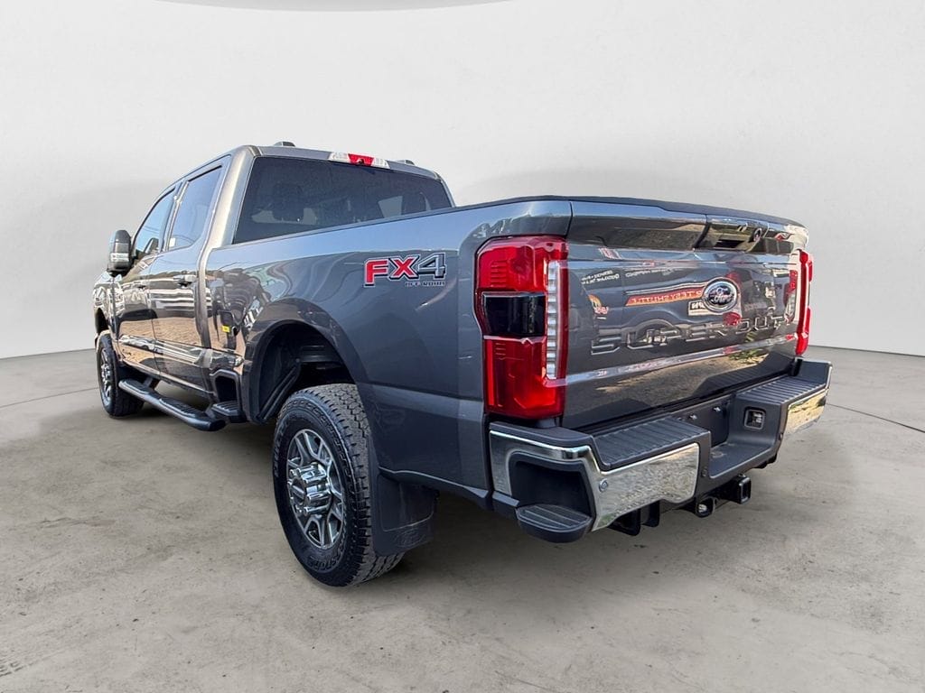 Used 2025 Ford F-350SD Lariat 4D Crew Cab - 1FT8W3BT5SEC41438
