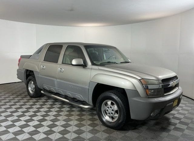 Used 2002 Chevrolet Avalanche 1500 Base 4D Crew Cab – 3GNEC13T32G141840 full
