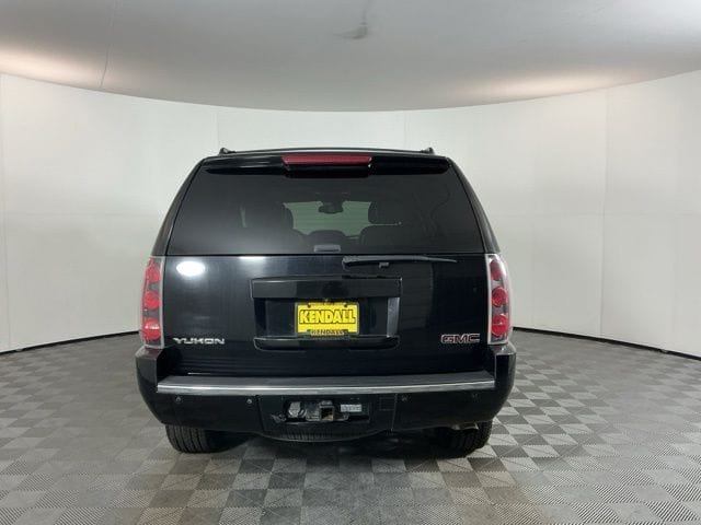 Used 2007 GMC Yukon Denali 4D Sport Utility - 1GKFK63867J390359